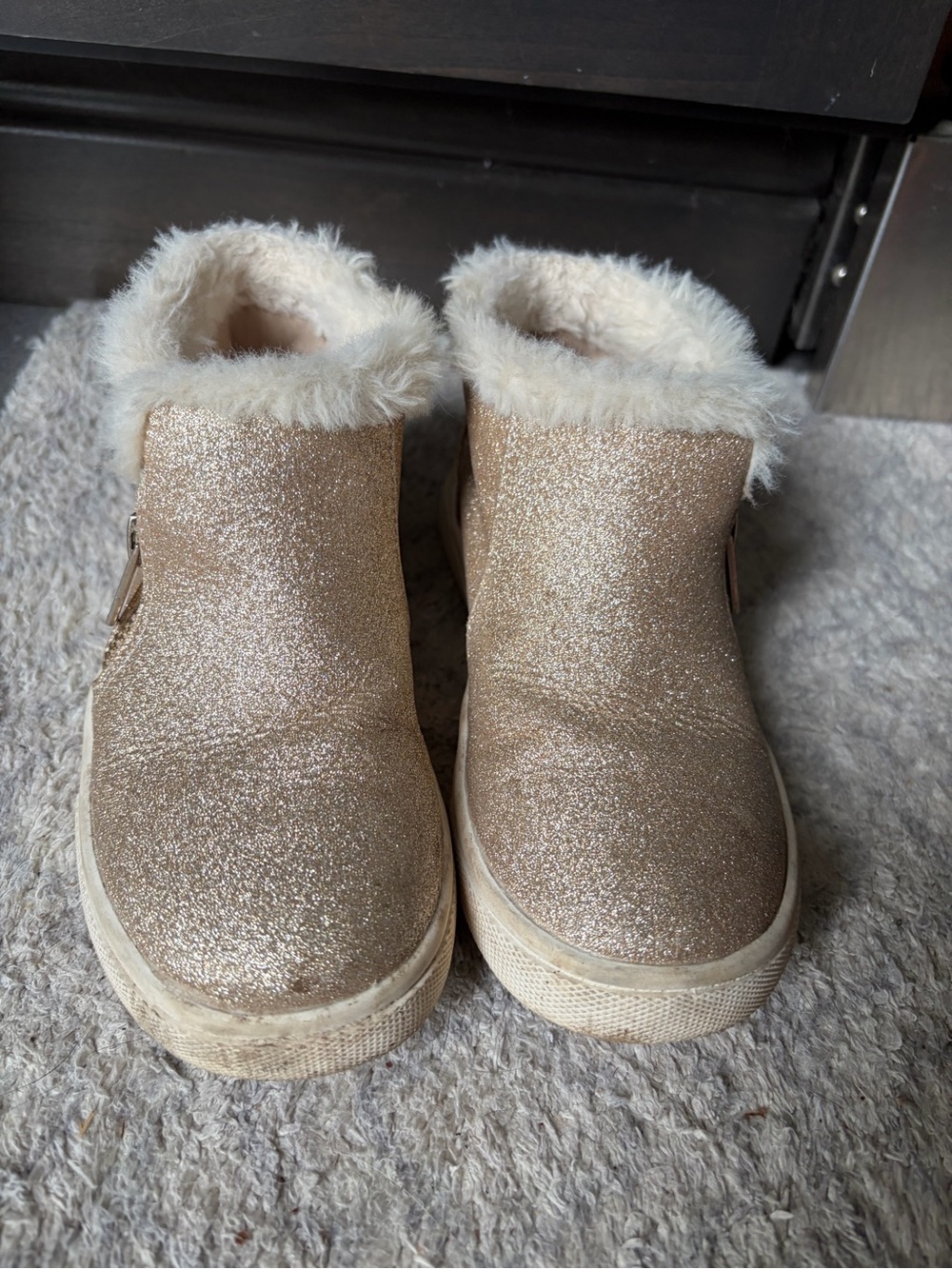 Kelly & Katie Girls Glitter Faux-Fur Ankle Slippers - Champagne Gold